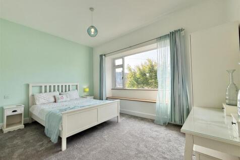 Bedroom 1.jpeg