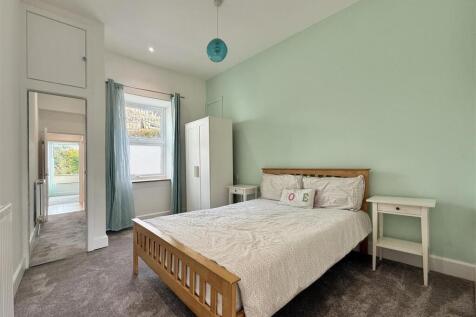 Bedroom  2.jpeg