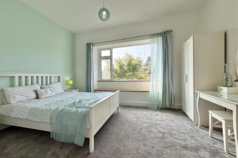 Bedroom_1.jpeg