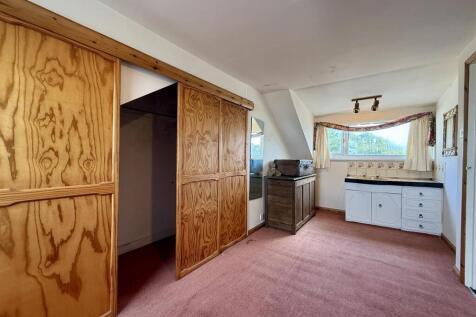 Bedroom 6.JPG