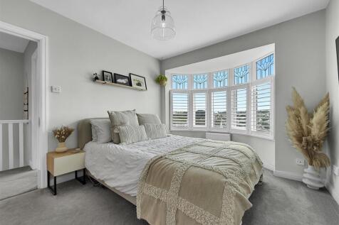 Bed 1.JPG