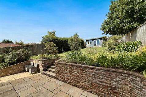 Rear Patio.JPG