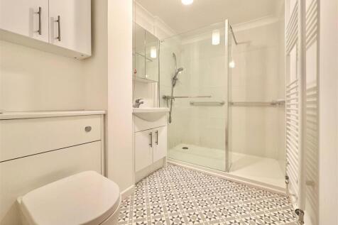 Shower Room.JPG