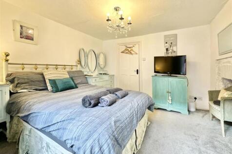 Bedroom_1.jpg