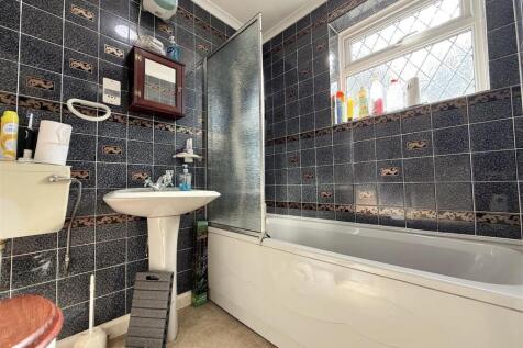 Downstairs Bathroom.jpg