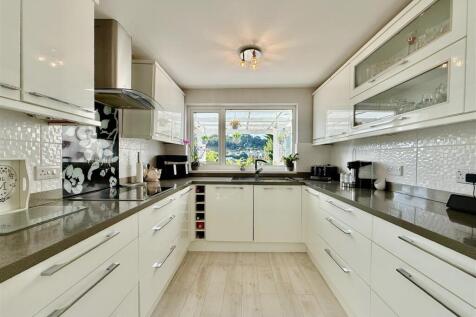Kitchen.JPG