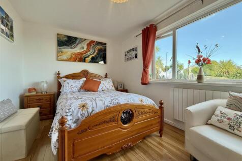 Bed 1.JPG