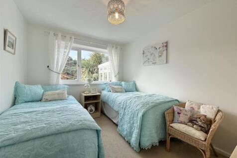 Bed 2.JPG