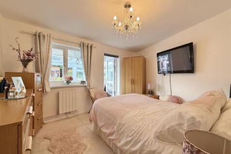 Bedroom 3 .JPG