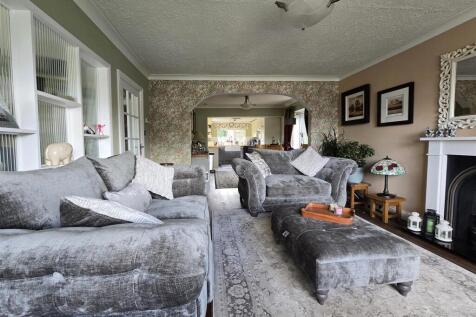 Living_Room.jpg