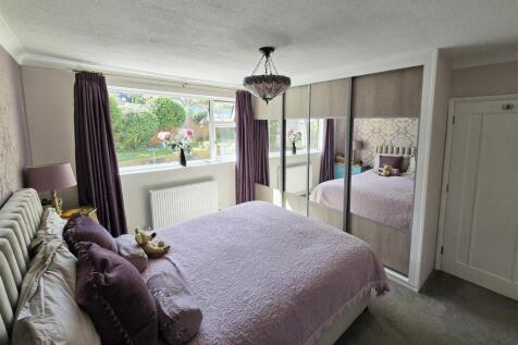 Bedroom  1.jpg