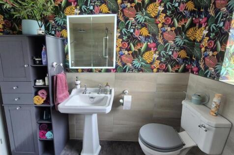 Shower Room.jpg