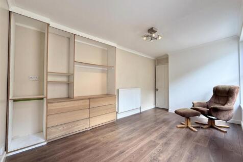 Bedroom  2.jpg