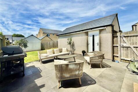 Rear Patio.jpeg