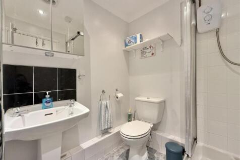 Shower Room.jpg