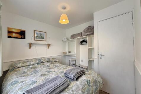 Bedroom  1.jpg