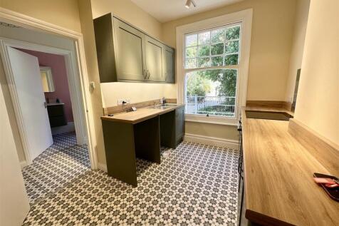 Kitchen.1.jpeg