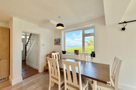Dining Area.JPG