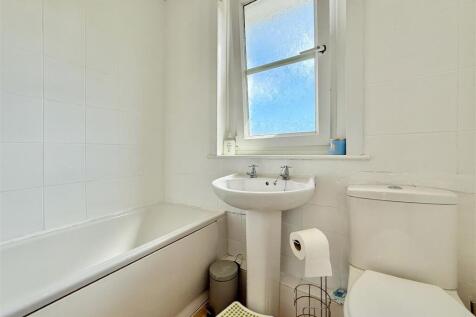 Bathroom.JPG