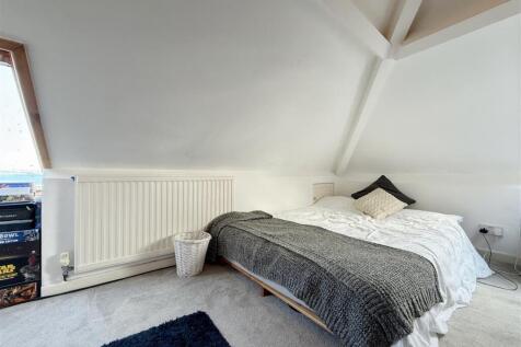 Bed 3 (2).JPG