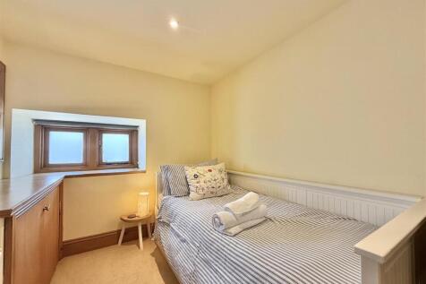 Bedroom 2.jpg