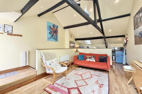 Living  Area.jpg