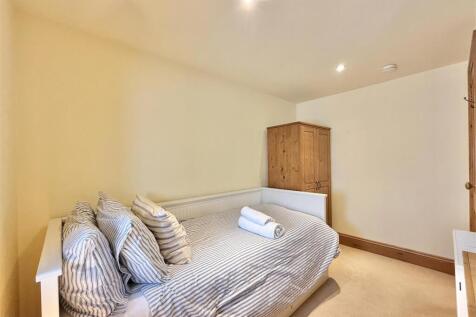 Bedroom  2.jpg