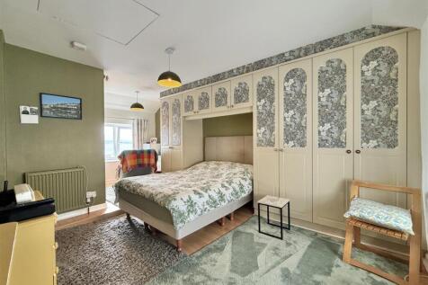 Bedroom 1.jpeg