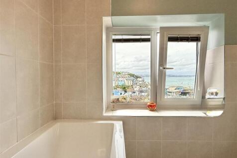 Bedroom 1  Ensuite.jpeg