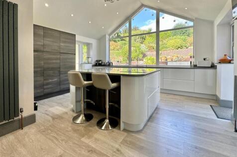 Vaulted Kitchen.JPG