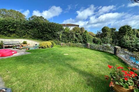 Lawn Towards Seating Area.JPG