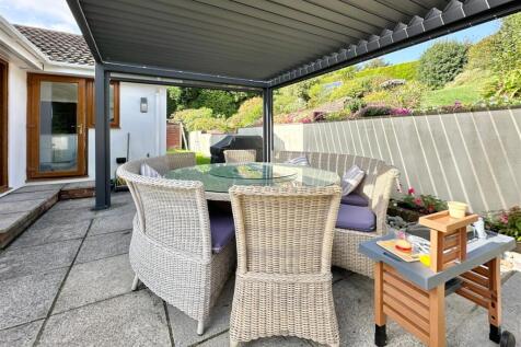 Kitchen Adjacent Pergola.JPG