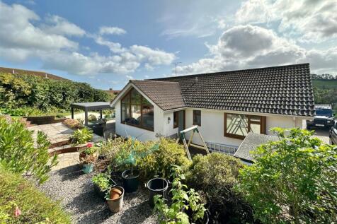 Rear Gardens.JPG