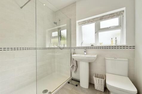 Family Shower Room.jpg