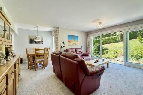 Living Room.JPG