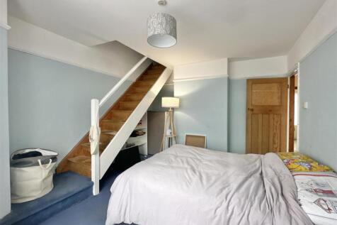 Bedroom 2.jpg