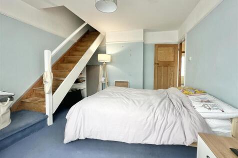 Bedroom  2.jpg