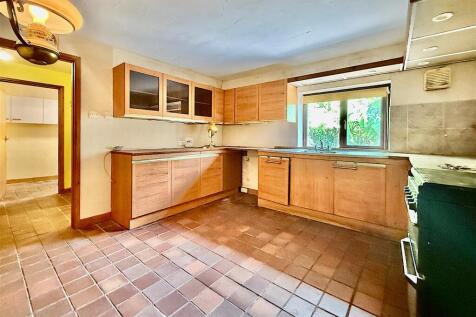 Kitchen.JPG