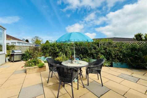 Rear Patio Seating Area.JPG