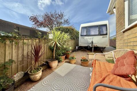 Front Patio.JPG