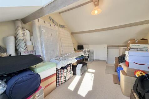 Top_Bedroom.jpeg