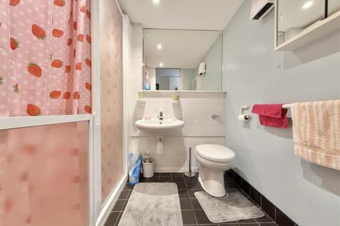 Shower Room.JPG