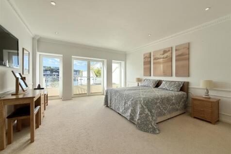 Bed 1.JPG