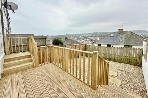 Garden Decking.jpg
