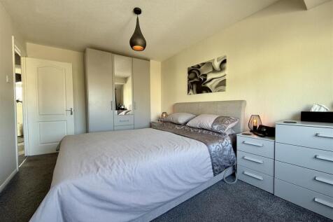 Bed 1.JPG