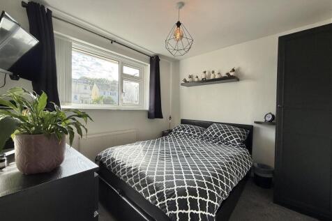 Bed 2.JPG