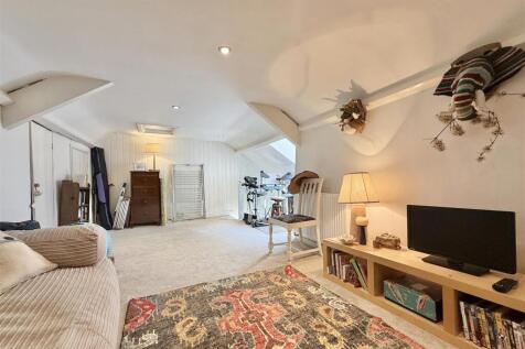 Loft Room.jpg