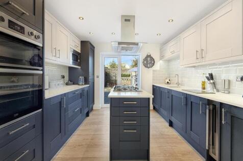 Kitchen.JPG