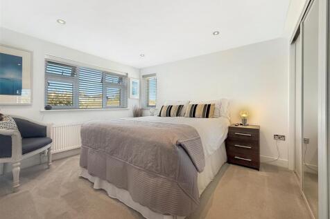 Bedroom 1.JPG