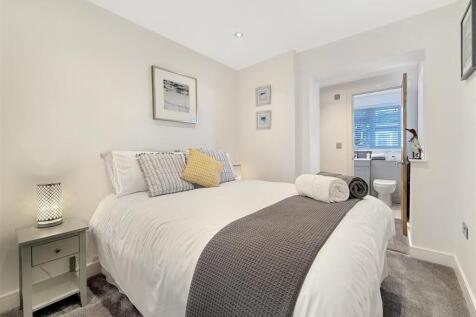 Bedroom 2.JPG